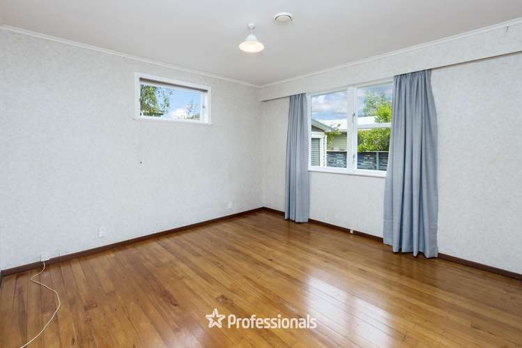 16 Ruru Crescent Heretaunga_11