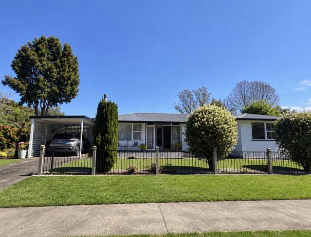 Immaculate home, picturesque outlook