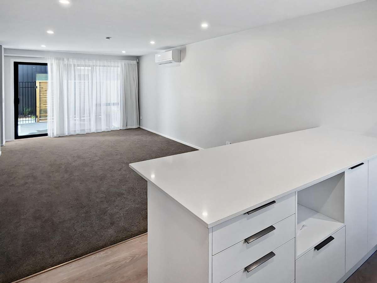 Lovely Modern Townhouse 3