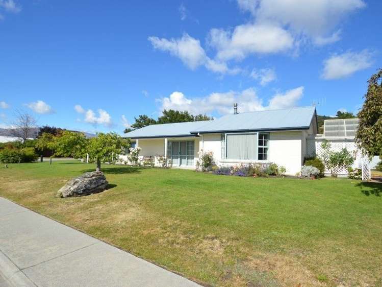 2 Mclellan Place Albert Town_3