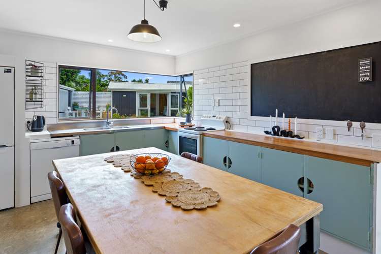 16 Ngapaki Street Waikanae Beach_8