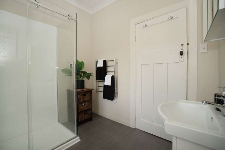 21 Burns Avenue Takaro_19