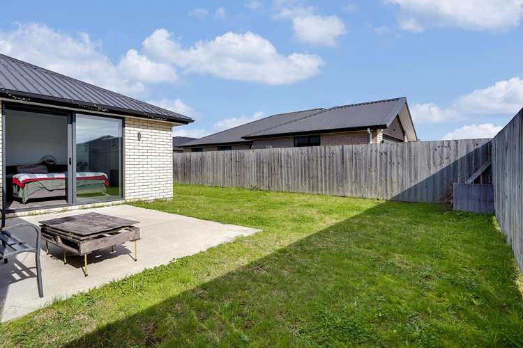 22 Inuwai Street Glenview_16