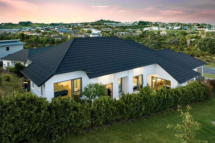 96 Arran Point Parade Orewa_32