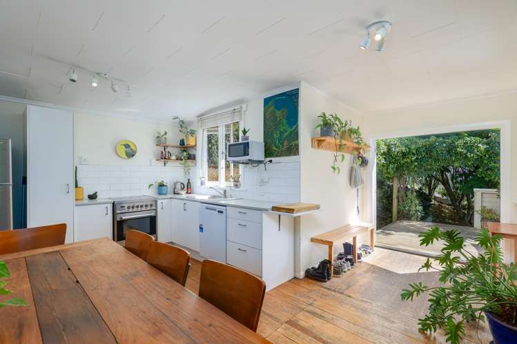 65 Montreal Road Toi Toi_10