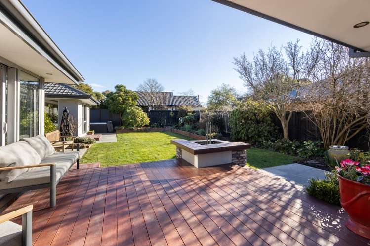 11 Glastonbury Drive Burwood_24