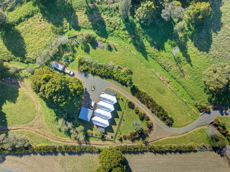 17 Huia Road_2