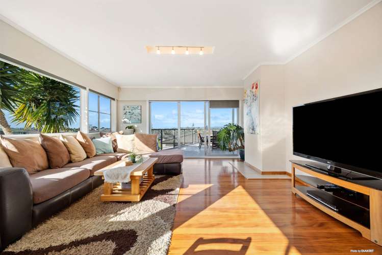 68 Bradbury Road Botany Downs_12