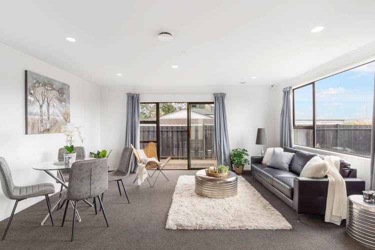 2/56 Challen Close Conifer Grove_6