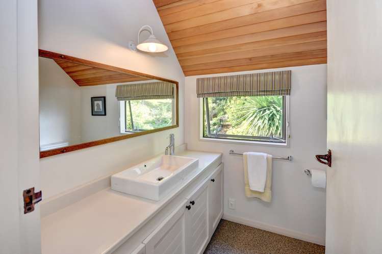 422 Portobello Road Macandrew Bay_17