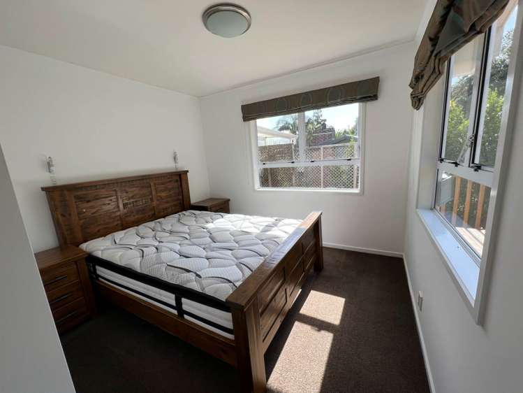 15 Deane Avenue Titirangi_4