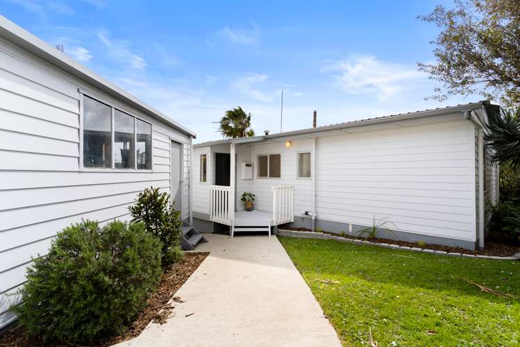 15b Aeroview Drive Beach Haven_16