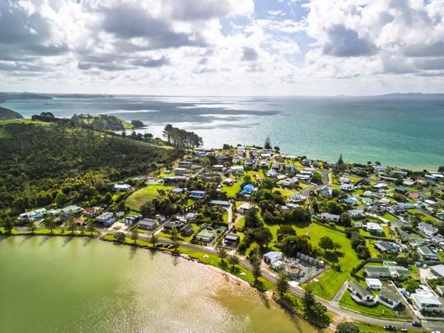 Views, Vibes & Vitamin Sea