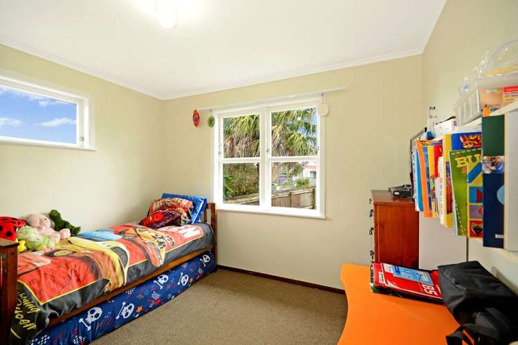 6 Fairclough Road Beach Haven_10