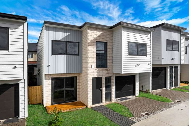 3/8 Friesian Drive Mangere_11