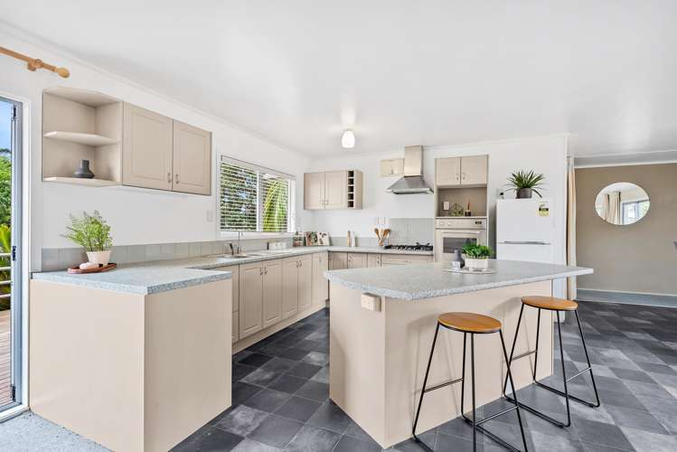 12 Curlew Place One Tree Point_11