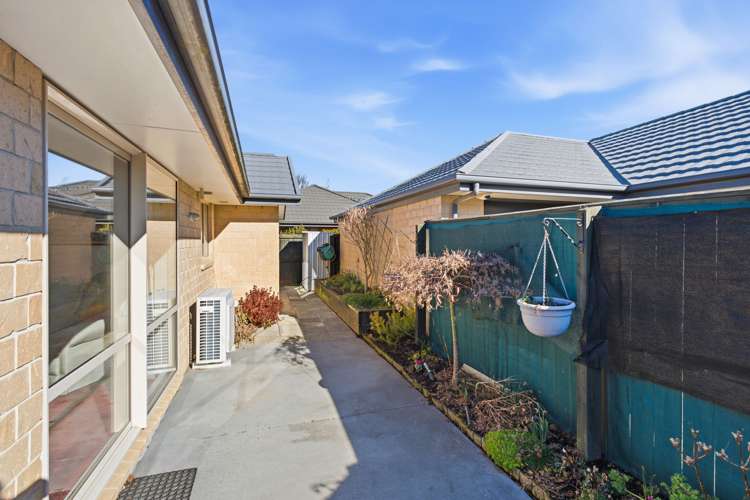 17 Bayliss Close Northwood_12
