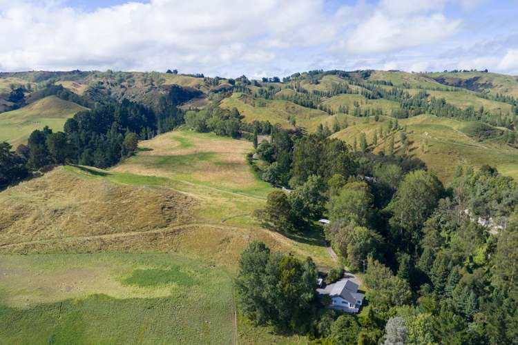 1083 Cheltenham Hunterville Road Waituna West_3