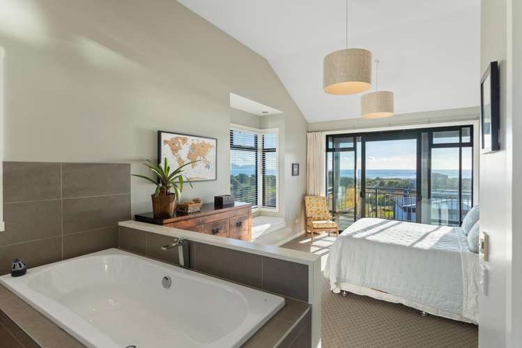 8 Beachview Grove Peka Peka_22