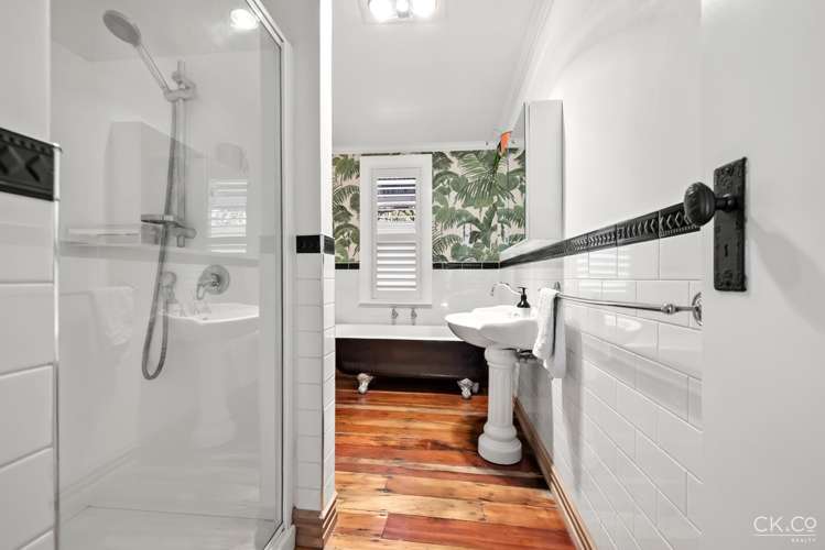 2 Barton Road Heretaunga_15