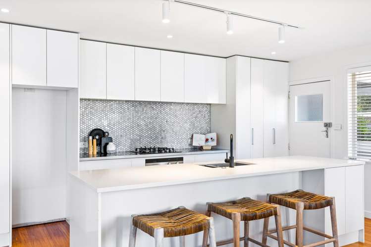 8 Waipani Road Te Atatu Peninsula_6