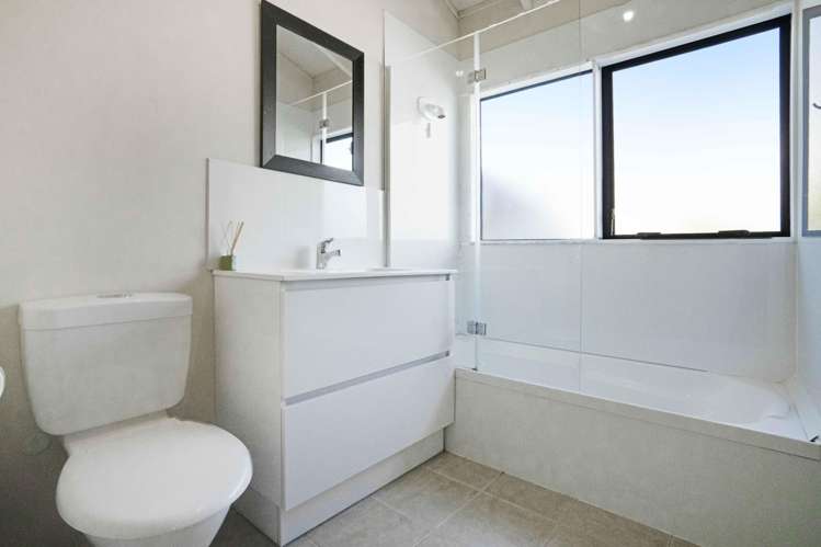 8/24 Beswick Place Birkdale_12