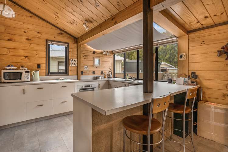 19 Deller Drive Carterton_9