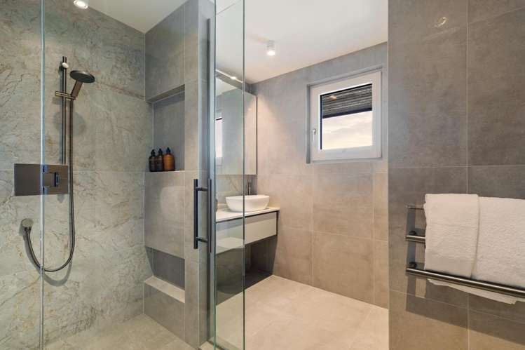 8 Lochy Road Fernhill_24