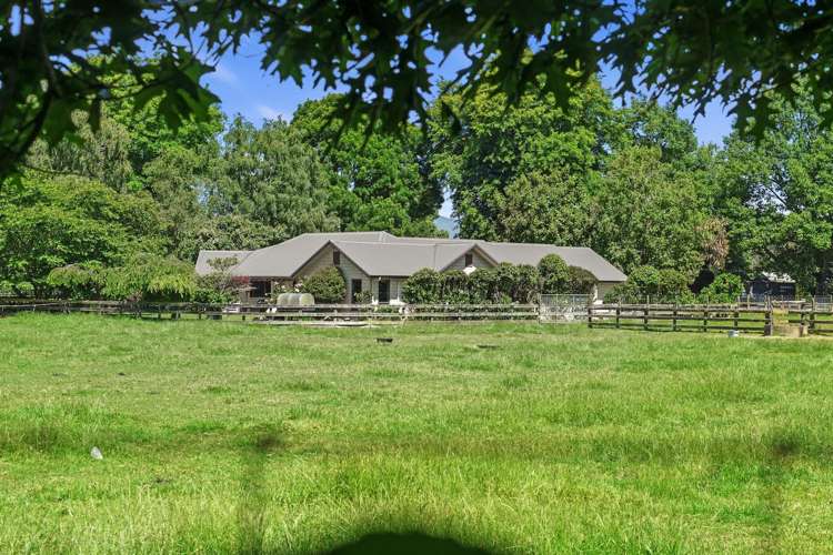 3714 Cambridge Road Leamington_11