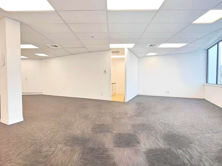 Part Level 1/123 Broadway Newmarket_0