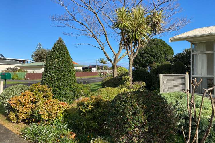 42a West Crescent Te Puru_21