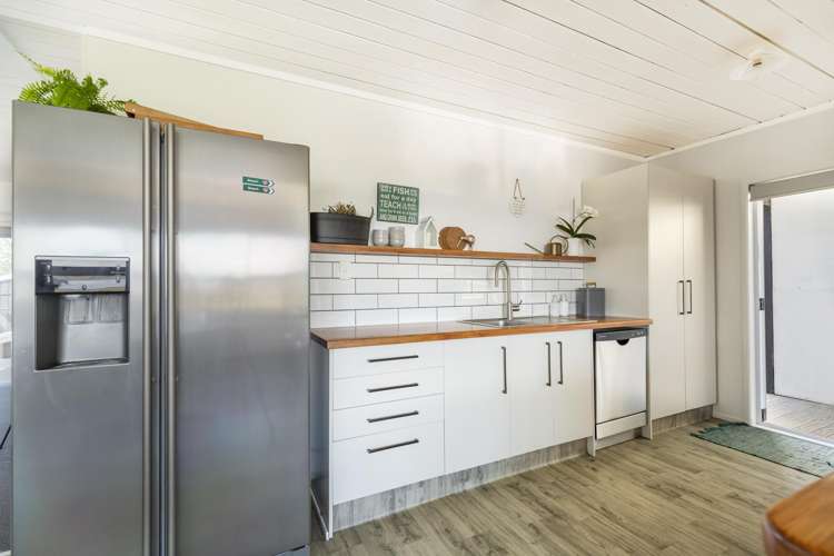 518 Pukehina Parade Pukehina_10