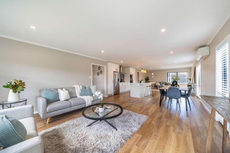 19 Te Kaeaea Crescent Wallaceville_7