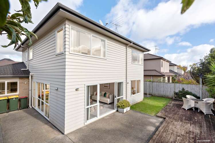 50 Salford Crescent Flat Bush_13