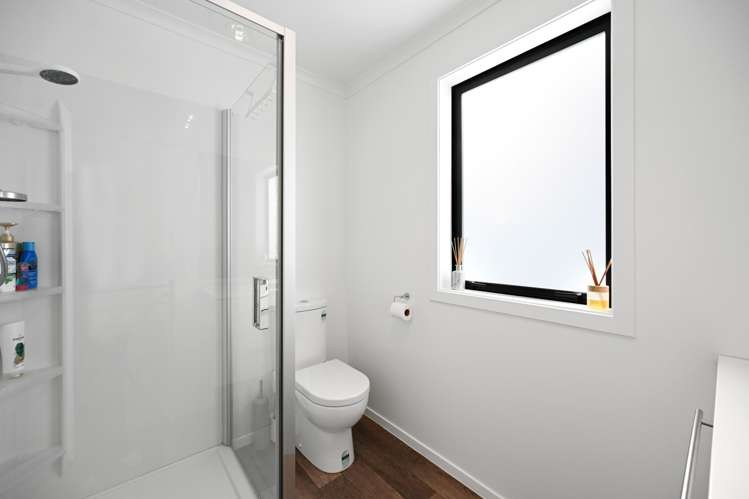2/63 Cabourne Drive Glenview_11
