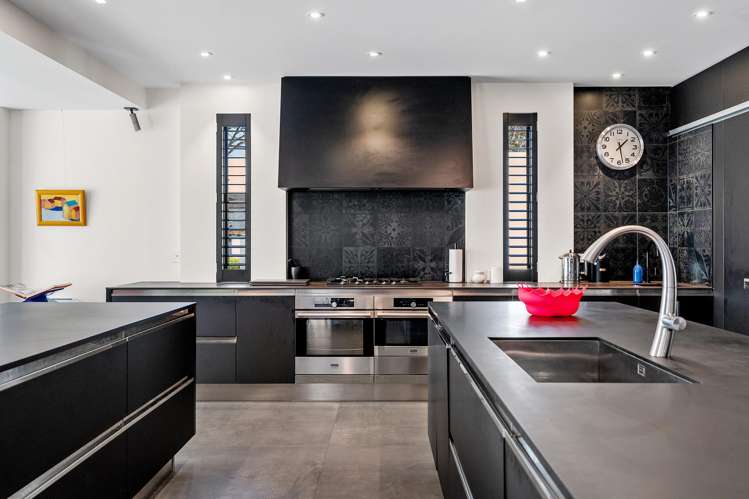 7 Helmores Lane Merivale_11