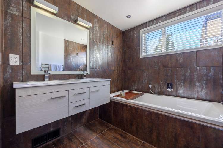 46 Kingston Street Albert Town_18