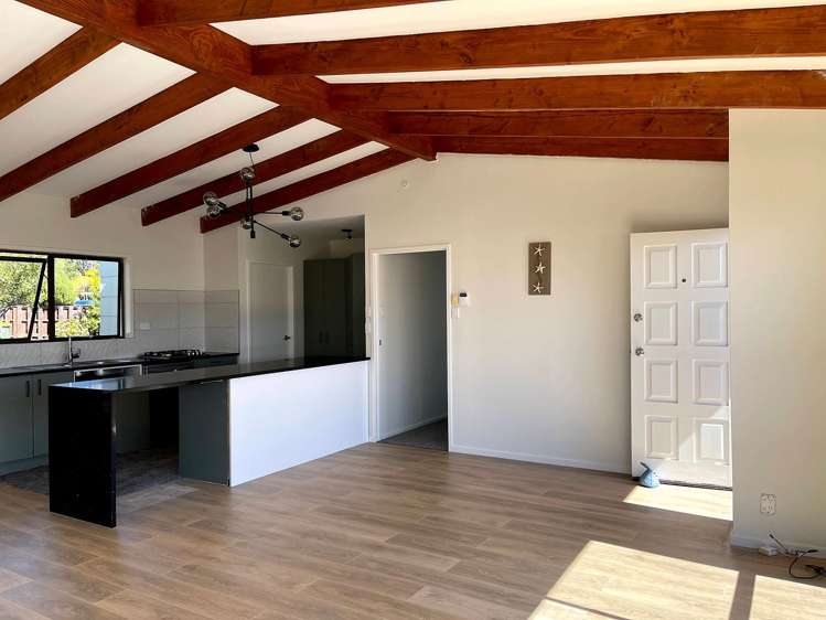 1425 Whangaparaoa Road Army Bay_1