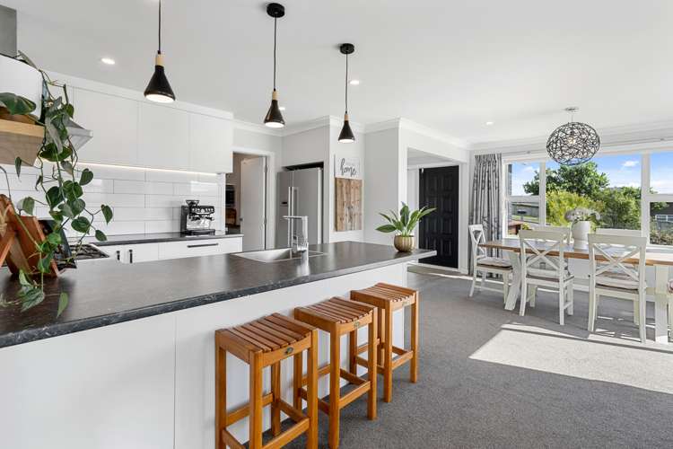 156 Endeavour Drive Whitby_8