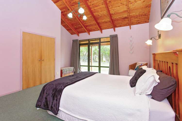 208 Holmwood Road Kaitoke_11