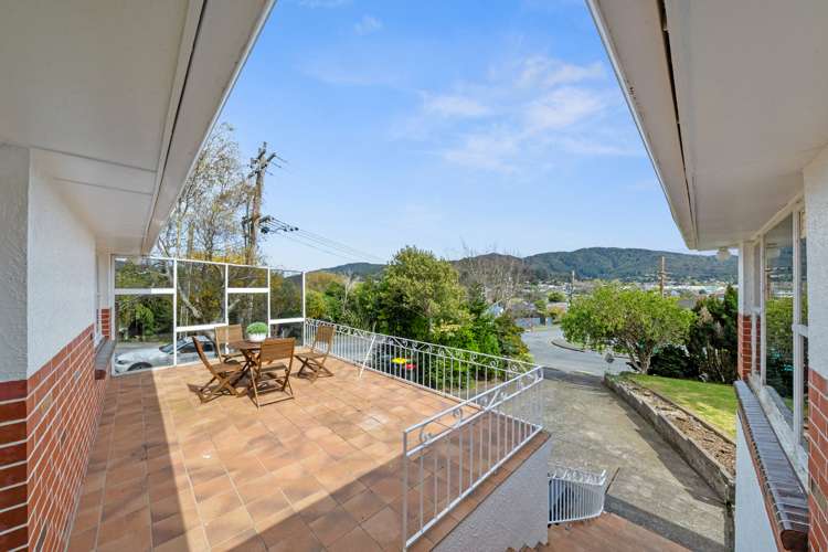 2 Isabel Grove Wainuiomata_11