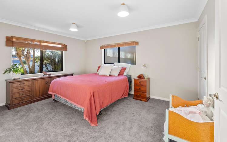 14 Nugget Grove Raumati Beach_26