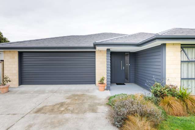 77 Pharazyn Street Feilding_1