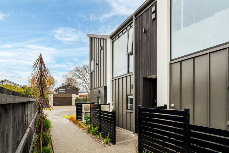 2/24 Devonport Lane St Albans_0