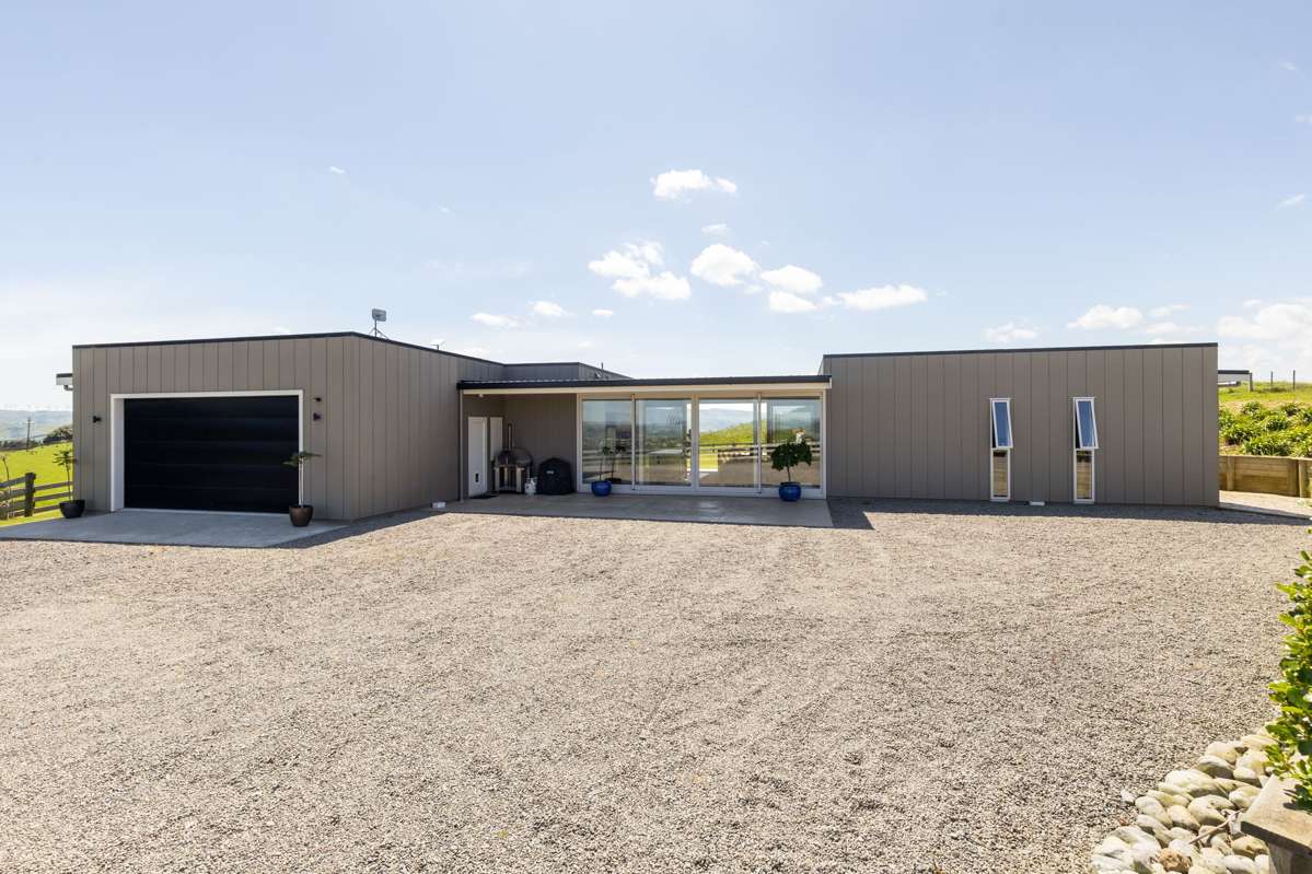 613 Ridge Road North_1