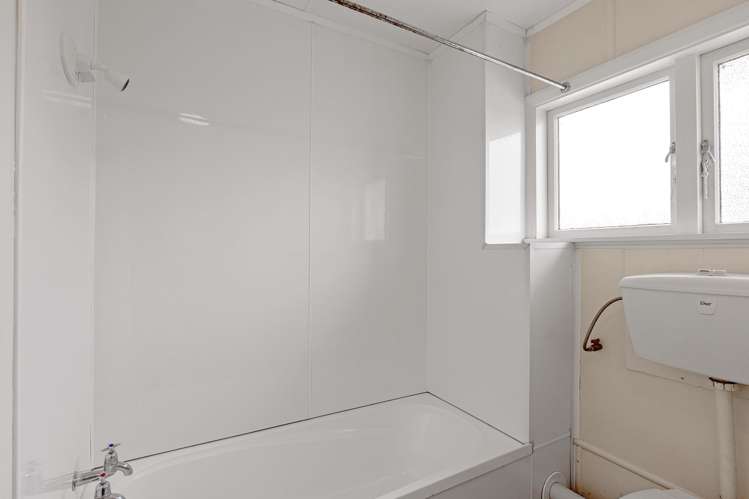 139 and 141 Hampshire Street Aranui_11