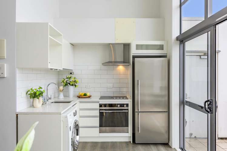 408/10 Flower Street Eden Terrace_2