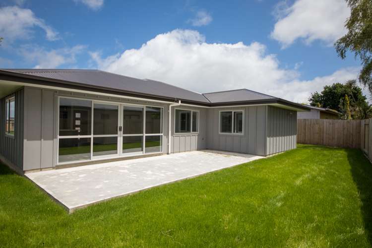 28 Wescombe Grove Feilding_16
