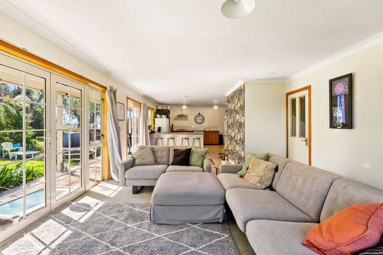 215 Riverbend Road Meeanee_4