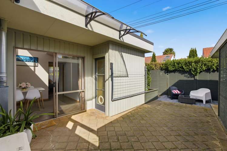 15A Brassey Road St Johns Hill_19